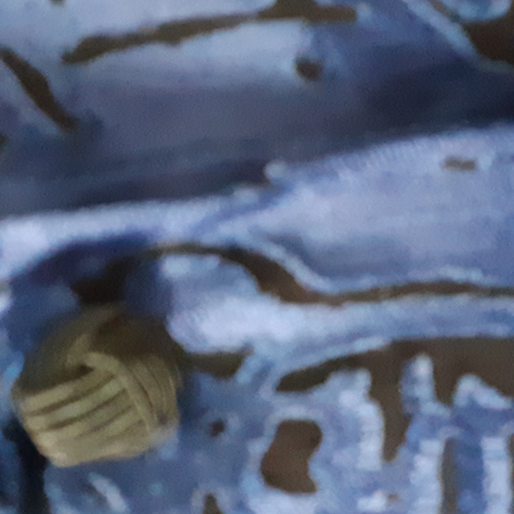 Chicos rayon and silk blouse long sleeved sz 4 pit 20 inches - Picture 4 of 5